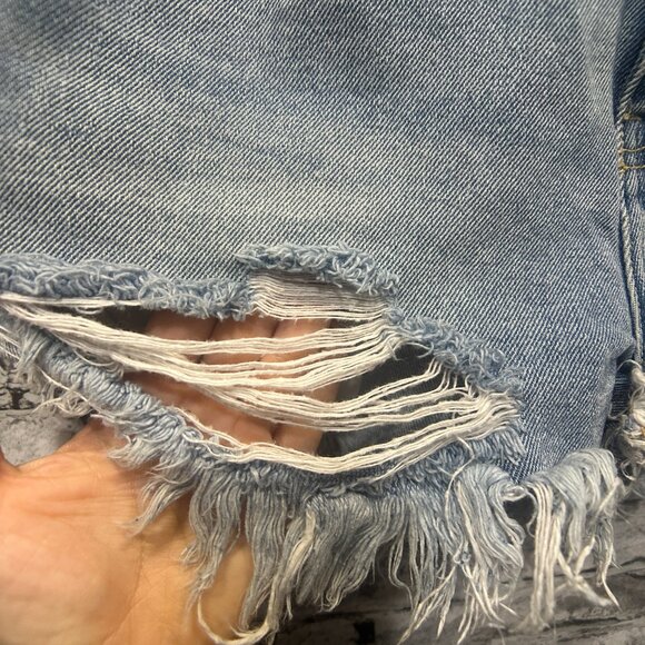 EUC Cello Distressed Denim Shorts 2' Inseam Size Small - Picture 4 of 15